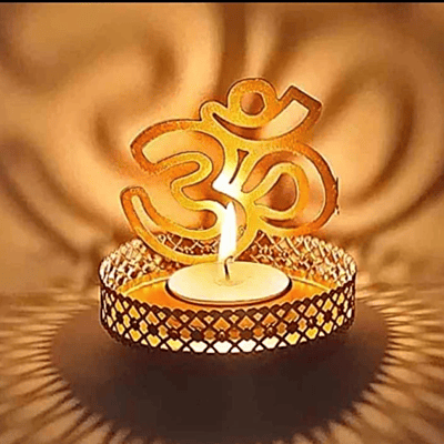 Divine om Golden Electric